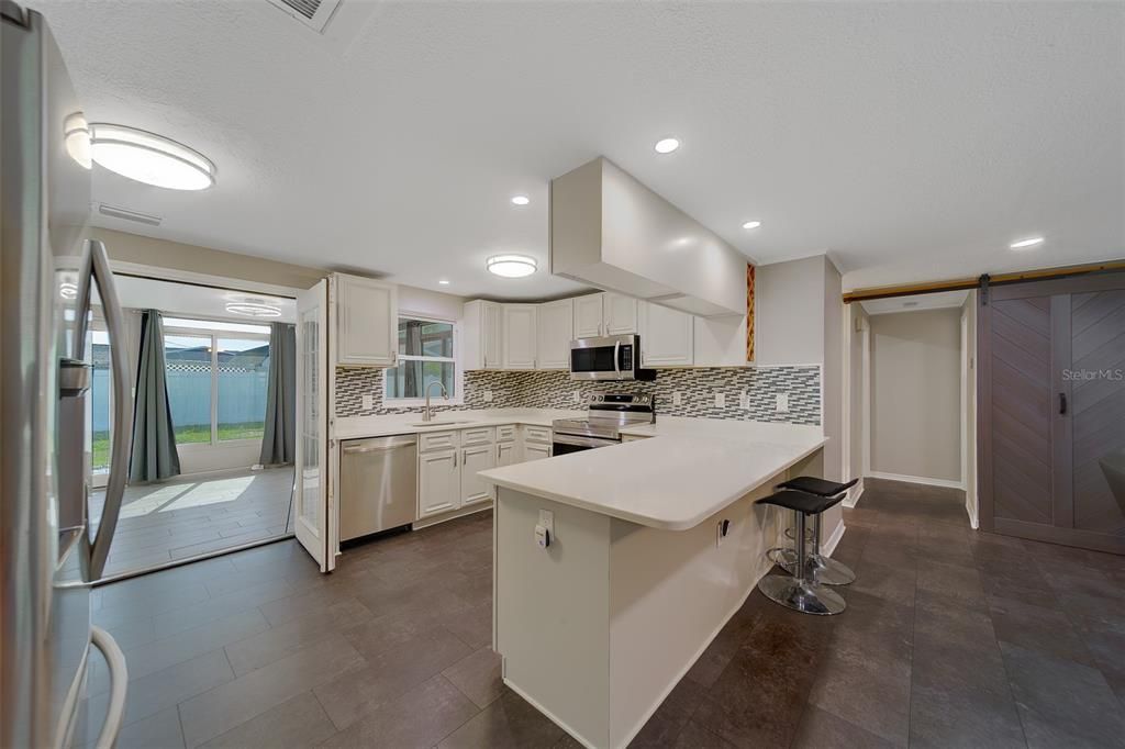 Active With Contract: $2,700 (3 beds, 2 baths, 1349 Square Feet)