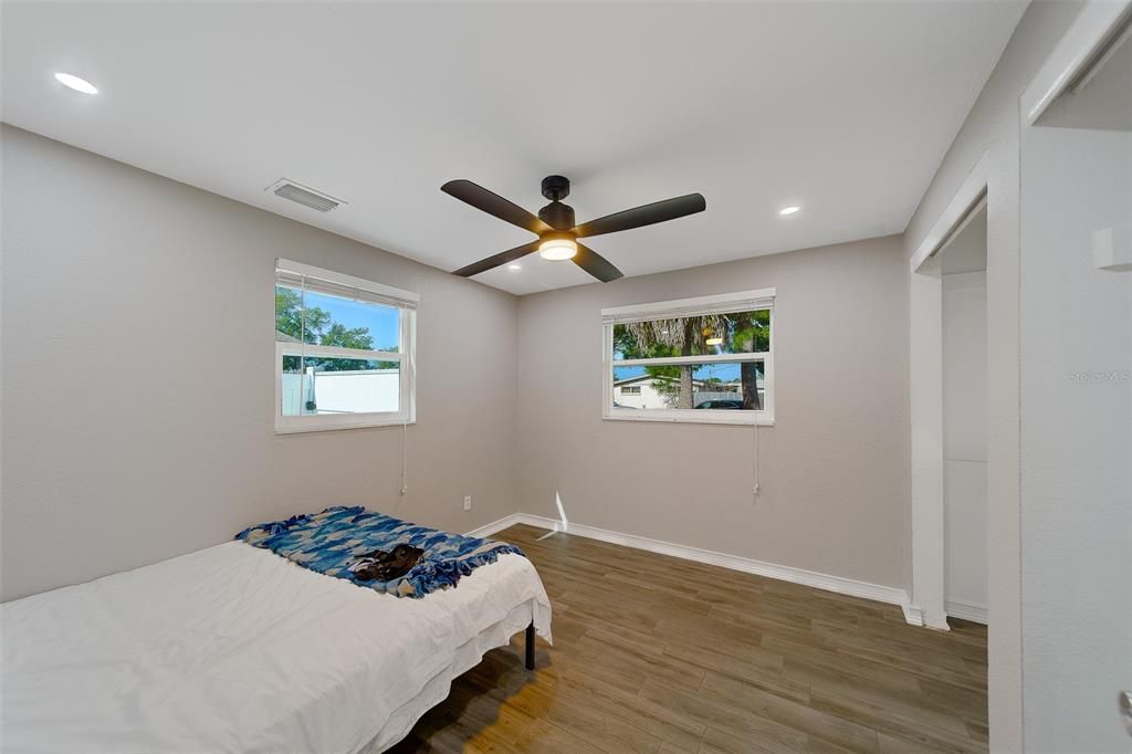 Active With Contract: $2,700 (3 beds, 2 baths, 1349 Square Feet)