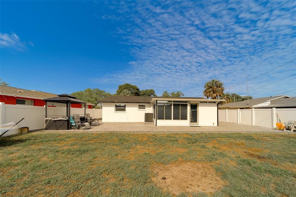 Active With Contract: $2,700 (3 beds, 2 baths, 1349 Square Feet)