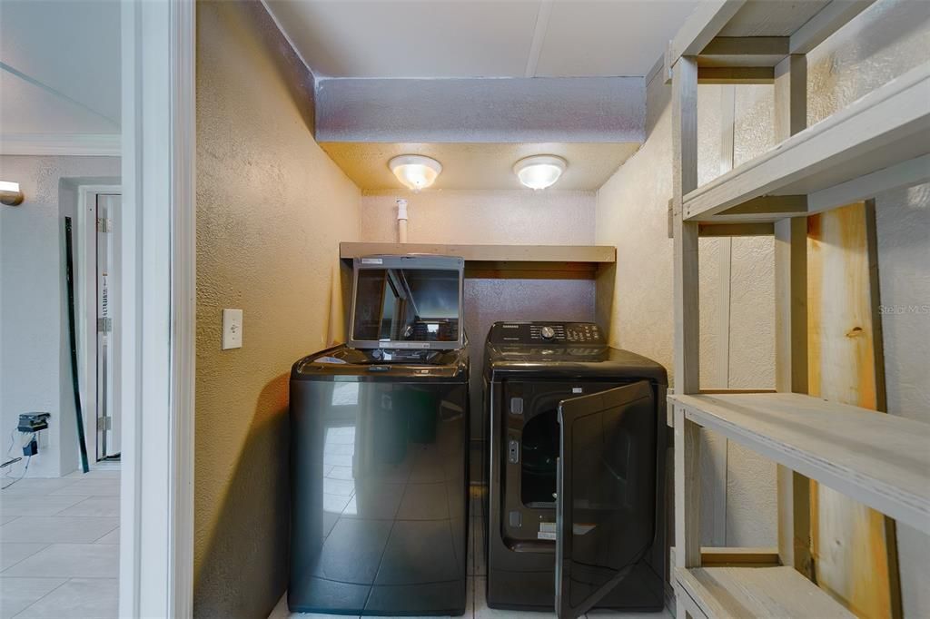 Active With Contract: $2,700 (3 beds, 2 baths, 1349 Square Feet)