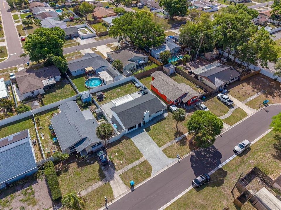 Active With Contract: $2,700 (3 beds, 2 baths, 1349 Square Feet)