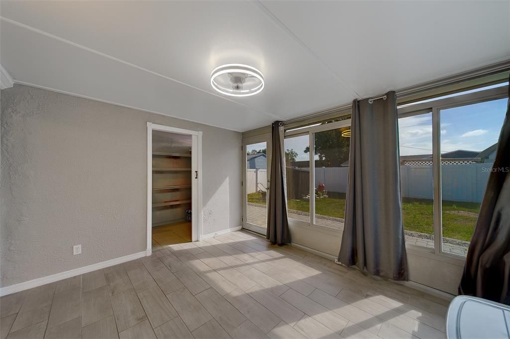 Active With Contract: $2,700 (3 beds, 2 baths, 1349 Square Feet)