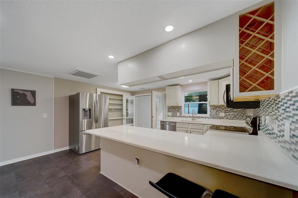 Active With Contract: $2,700 (3 beds, 2 baths, 1349 Square Feet)