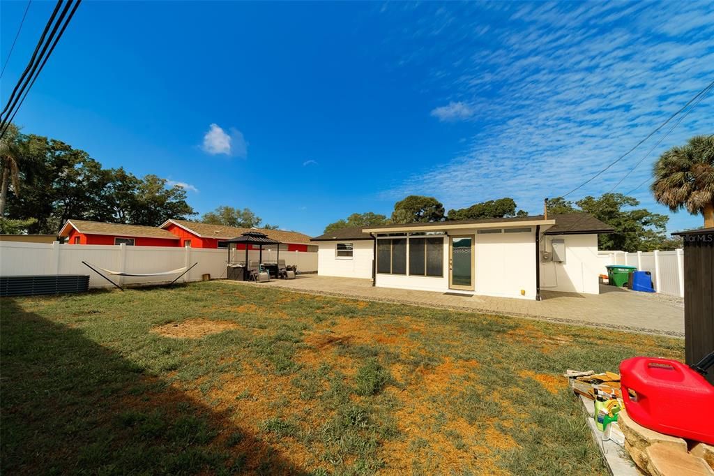 Active With Contract: $2,700 (3 beds, 2 baths, 1349 Square Feet)