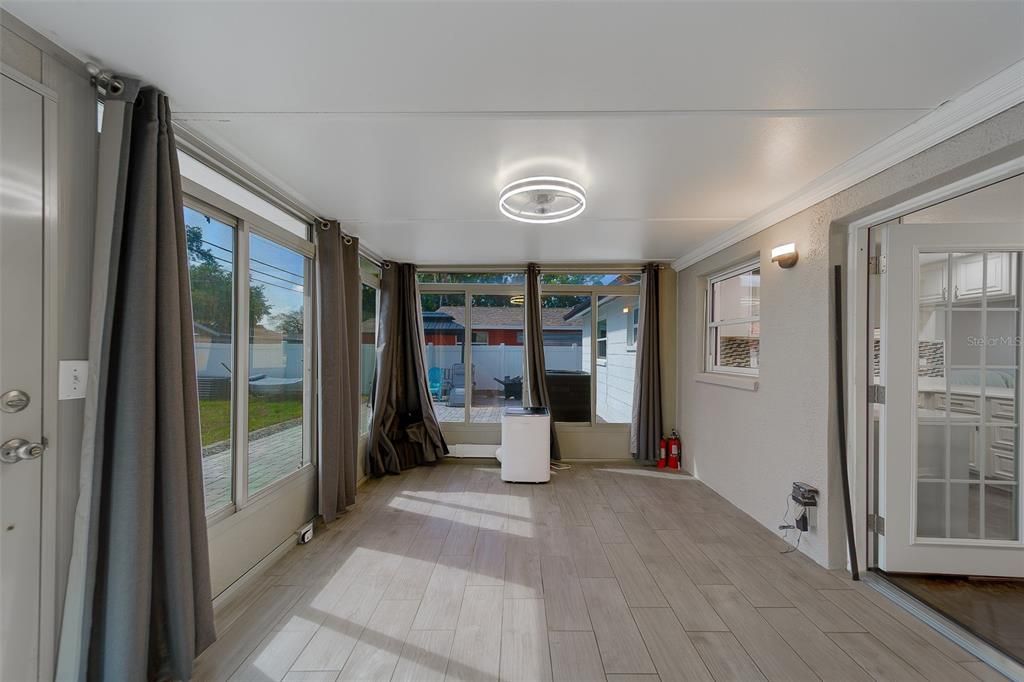 Active With Contract: $2,700 (3 beds, 2 baths, 1349 Square Feet)