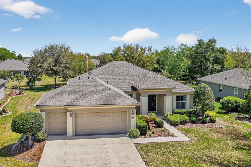 Recently Sold: $372,000 (3 beds, 2 baths, 1958 Square Feet)