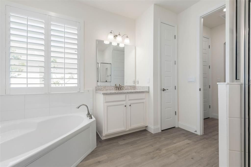 待售: $529,900 (4 贝兹, 3 浴室, 2361 平方英尺)