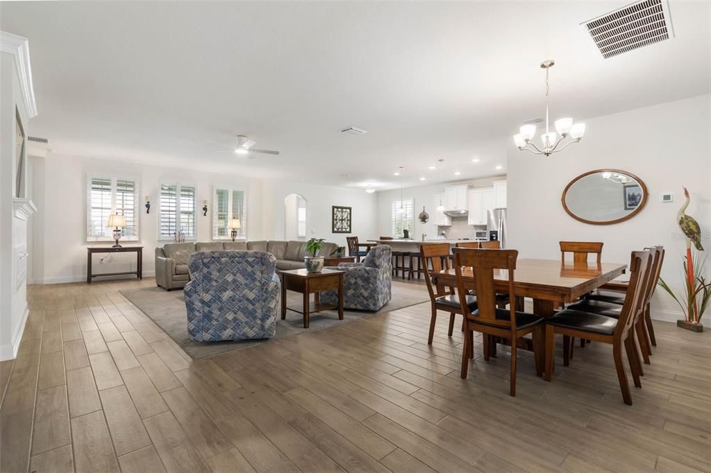 待售: $529,900 (4 贝兹, 3 浴室, 2361 平方英尺)