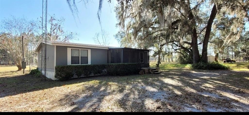 Recently Sold: $115,000 (3 beds, 2 baths, 1510 Square Feet)