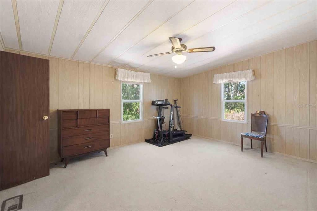 For Sale: $117,999 (2 beds, 2 baths, 1306 Square Feet)