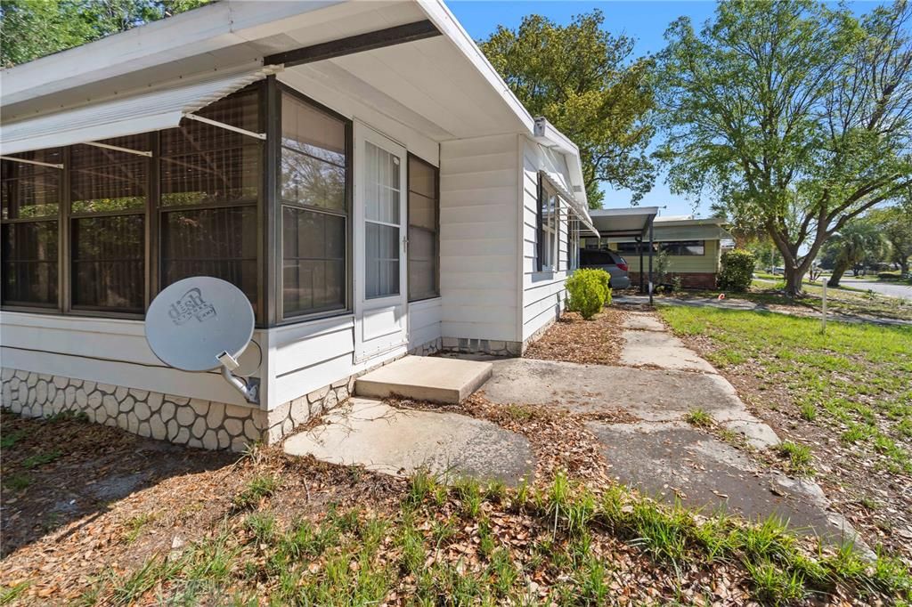 For Sale: $117,999 (2 beds, 2 baths, 1306 Square Feet)