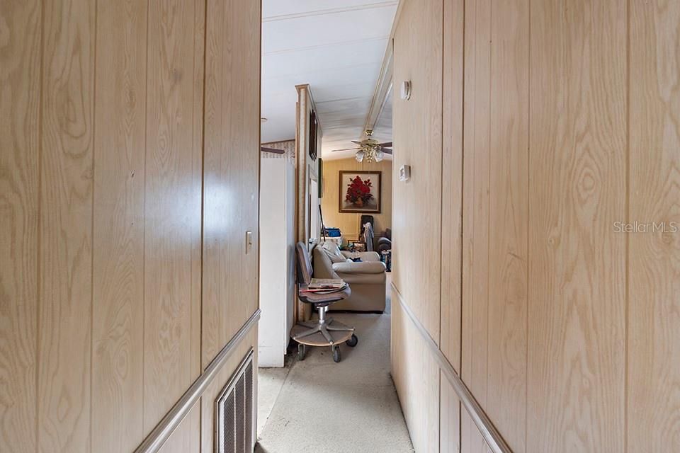 For Sale: $117,999 (2 beds, 2 baths, 1306 Square Feet)