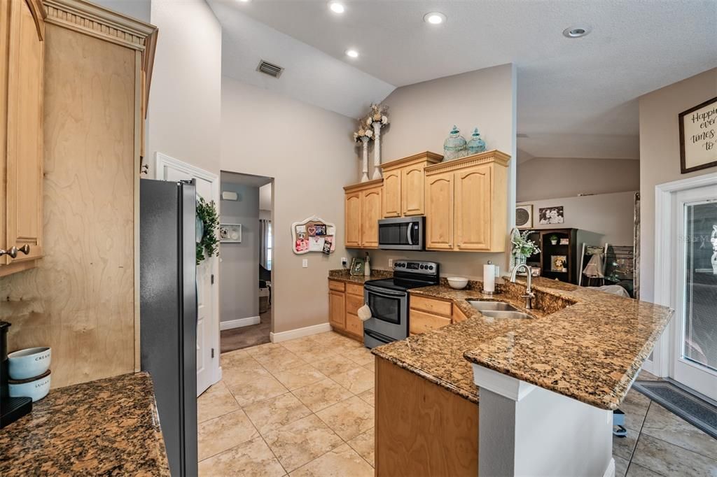 En Venta: $499,900 (4 camas, 2 baños, 2079 Pies cuadrados)