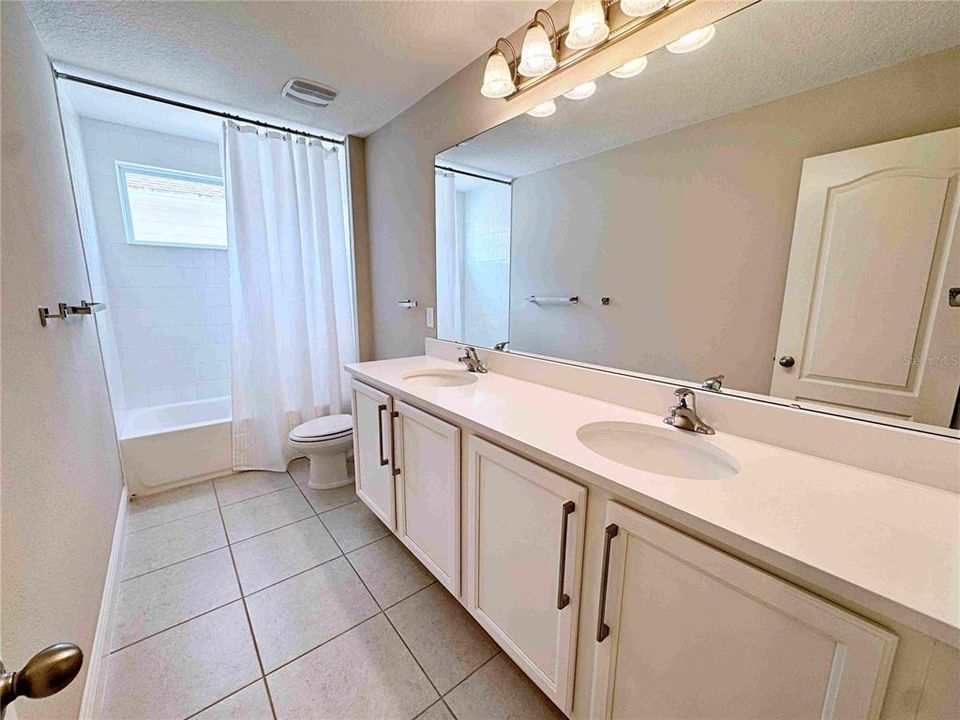 В аренду: $4,800 (4 спален, 3 ванн, 3087 Квадратных фут)