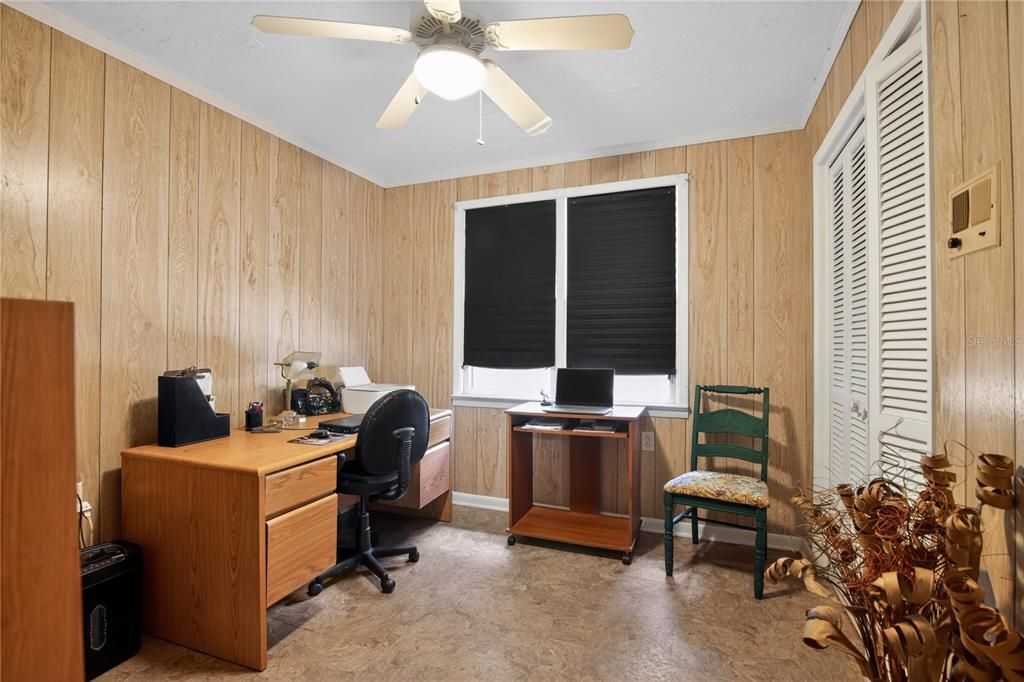 На продажу: $199,000 (4 спален, 2 ванн, 1638 Квадратных фут)