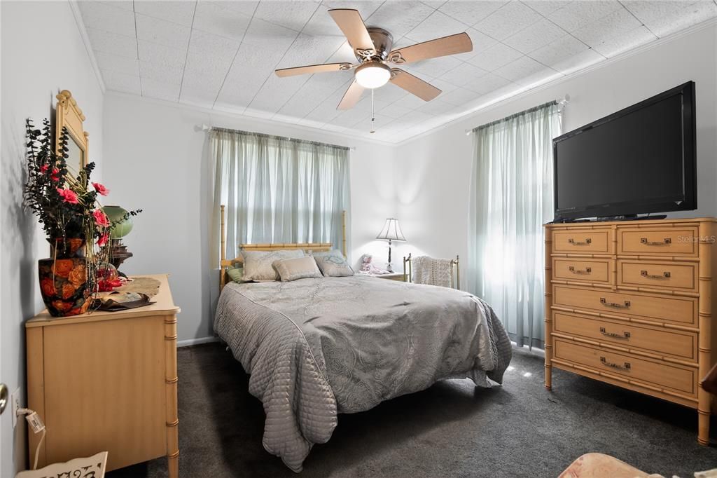 На продажу: $199,000 (4 спален, 2 ванн, 1638 Квадратных фут)