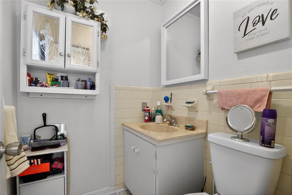 На продажу: $199,000 (4 спален, 2 ванн, 1638 Квадратных фут)