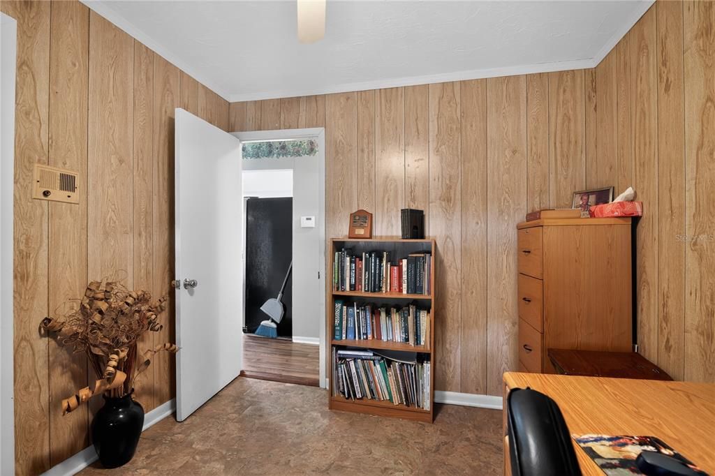 На продажу: $199,000 (4 спален, 2 ванн, 1638 Квадратных фут)