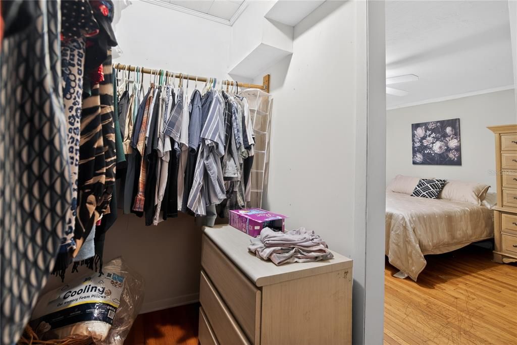 На продажу: $199,000 (4 спален, 2 ванн, 1638 Квадратных фут)