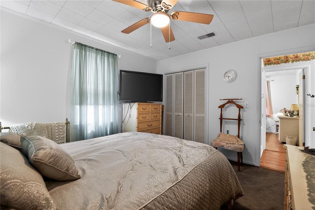 На продажу: $199,000 (4 спален, 2 ванн, 1638 Квадратных фут)