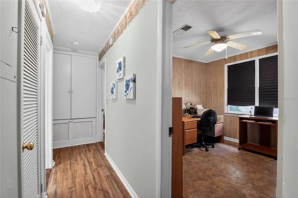 На продажу: $199,000 (4 спален, 2 ванн, 1638 Квадратных фут)