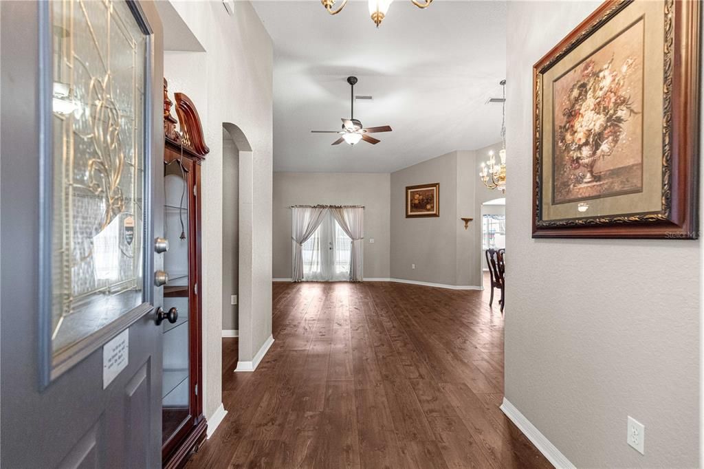 En Venta: $335,000 (3 camas, 2 baños, 1854 Pies cuadrados)