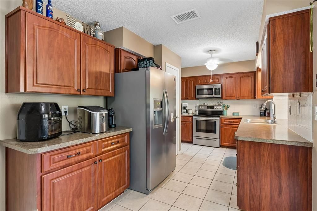 Activo con contrato: $225,000 (2 camas, 2 baños, 1357 Pies cuadrados)