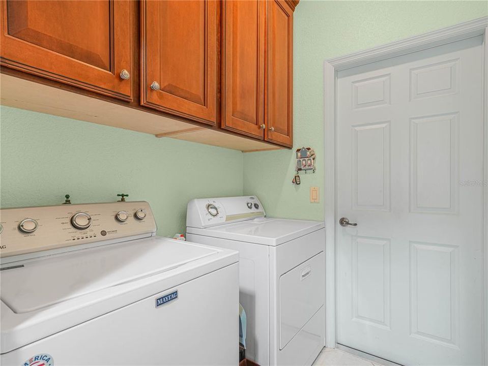 Active With Contract: $319,900 (2 beds, 2 baths, 2354 Square Feet)