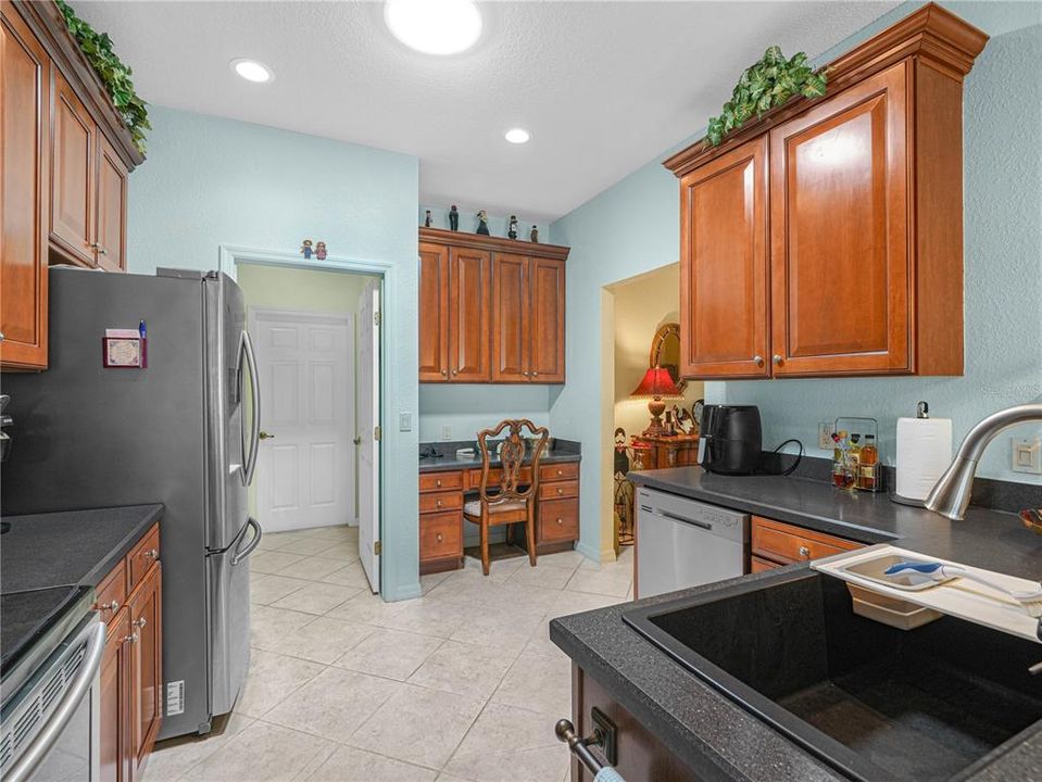 Active With Contract: $319,900 (2 beds, 2 baths, 2354 Square Feet)