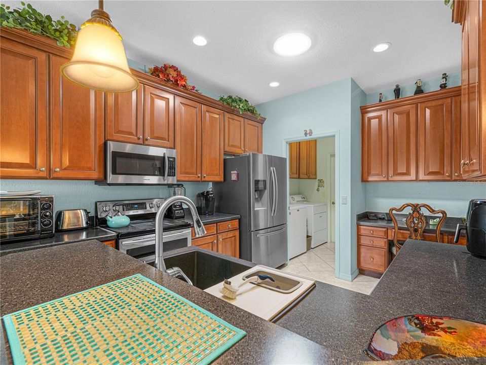 Active With Contract: $319,900 (2 beds, 2 baths, 2354 Square Feet)