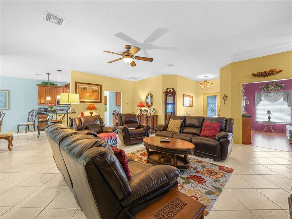 Active With Contract: $319,900 (2 beds, 2 baths, 2354 Square Feet)