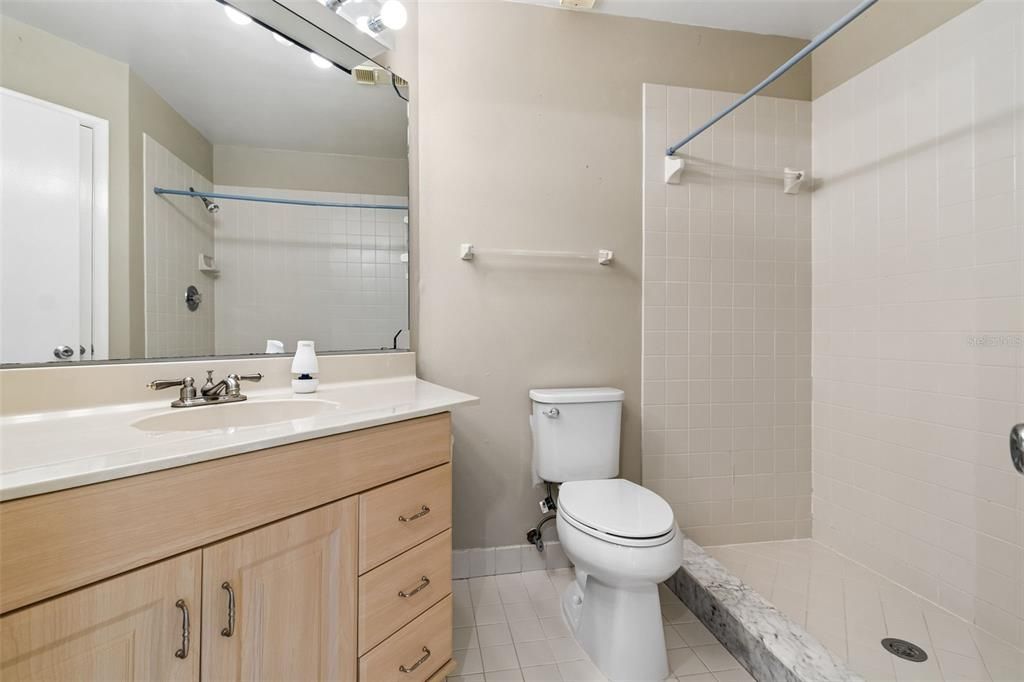 En Venta: $289,000 (2 camas, 2 baños, 1145 Pies cuadrados)