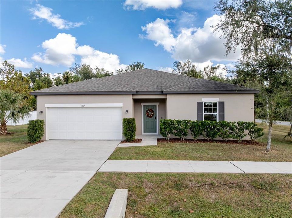 For Sale: $414,900 (3 beds, 2 baths, 1563 Square Feet)