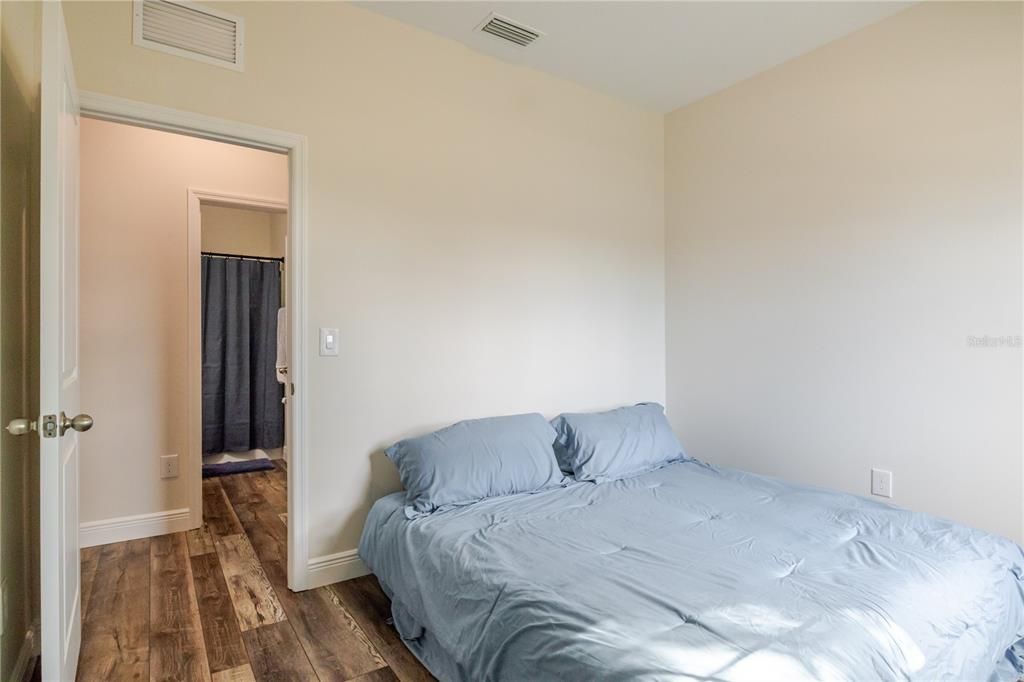 For Sale: $414,900 (3 beds, 2 baths, 1563 Square Feet)