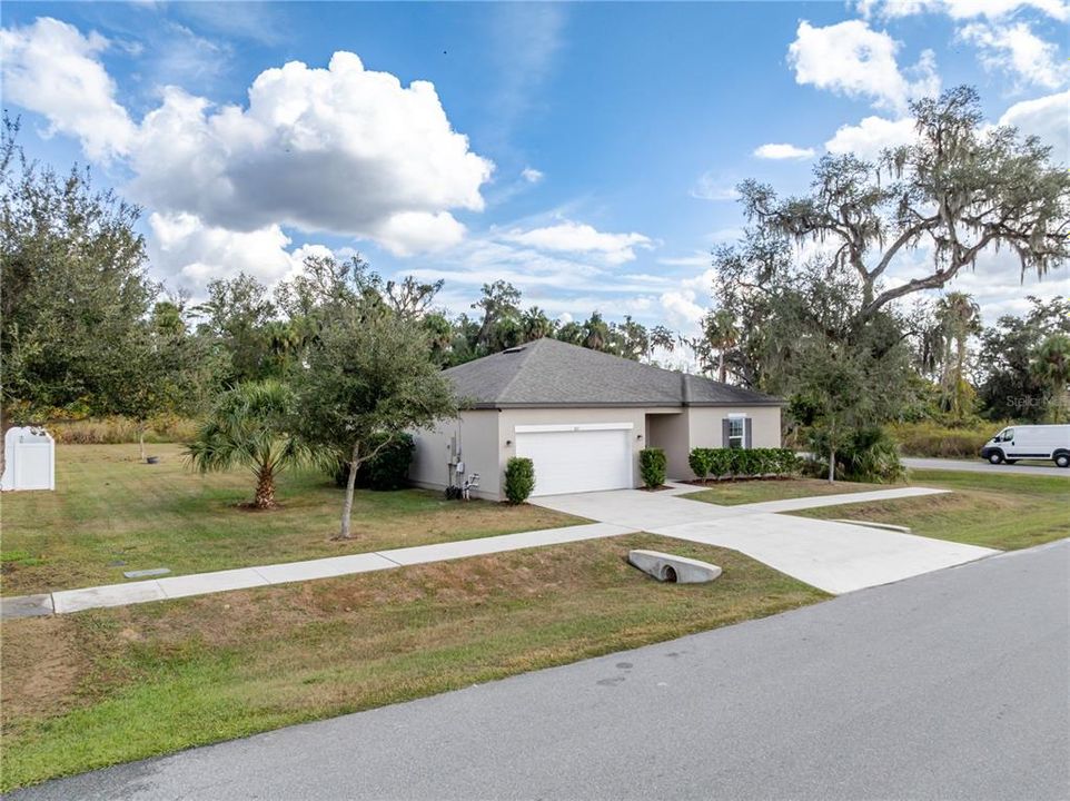 For Sale: $414,900 (3 beds, 2 baths, 1563 Square Feet)