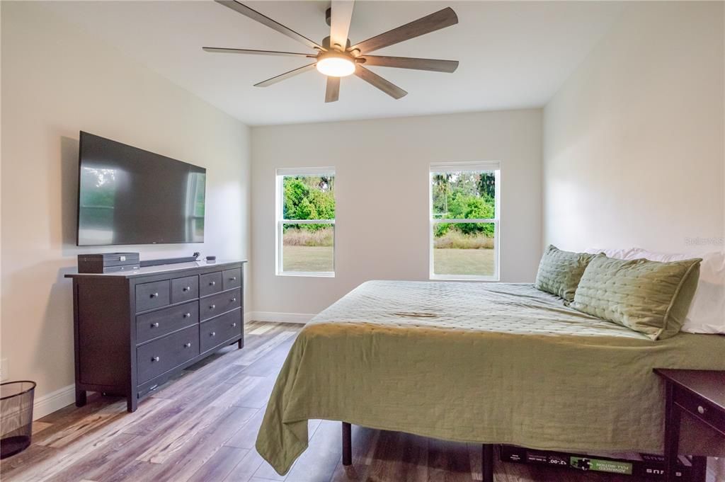 For Sale: $414,900 (3 beds, 2 baths, 1563 Square Feet)
