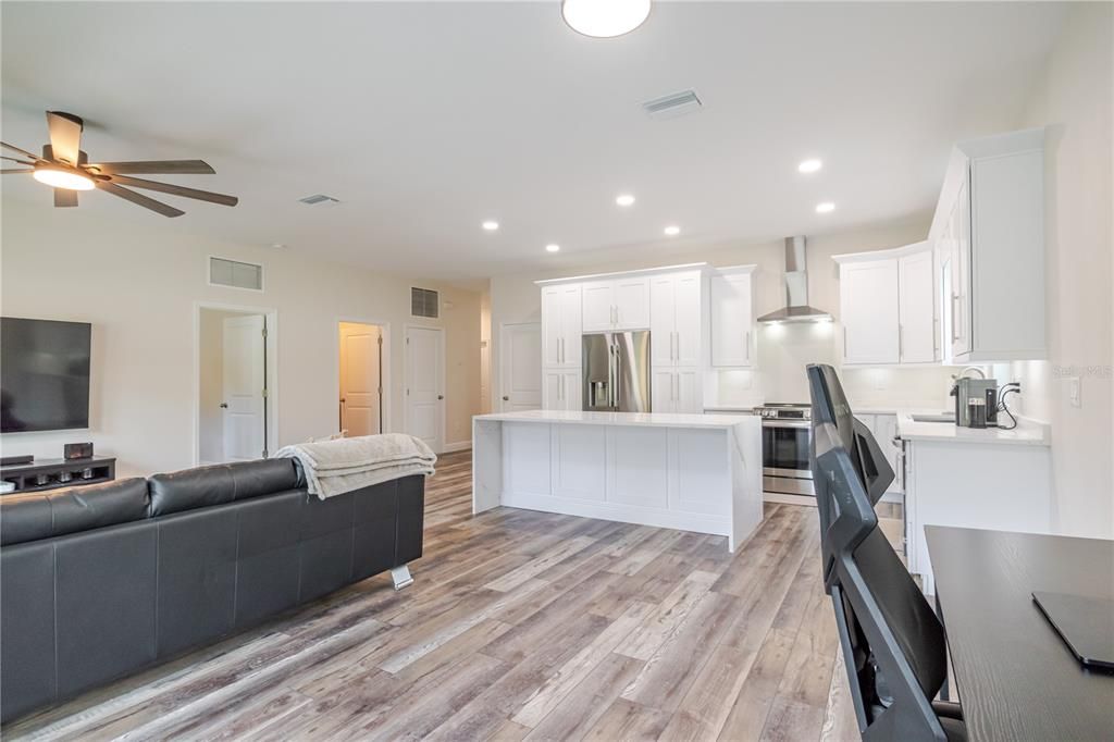 For Sale: $414,900 (3 beds, 2 baths, 1563 Square Feet)