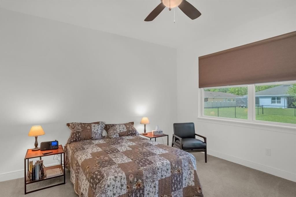 Activo con contrato: $385,000 (3 camas, 2 baños, 1651 Pies cuadrados)