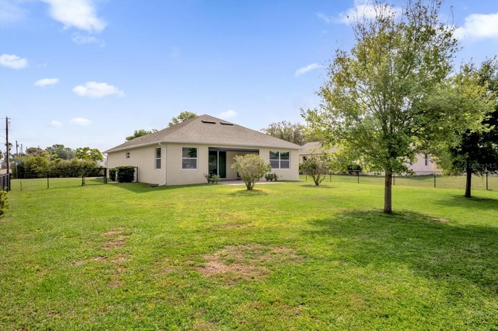 Activo con contrato: $385,000 (3 camas, 2 baños, 1651 Pies cuadrados)