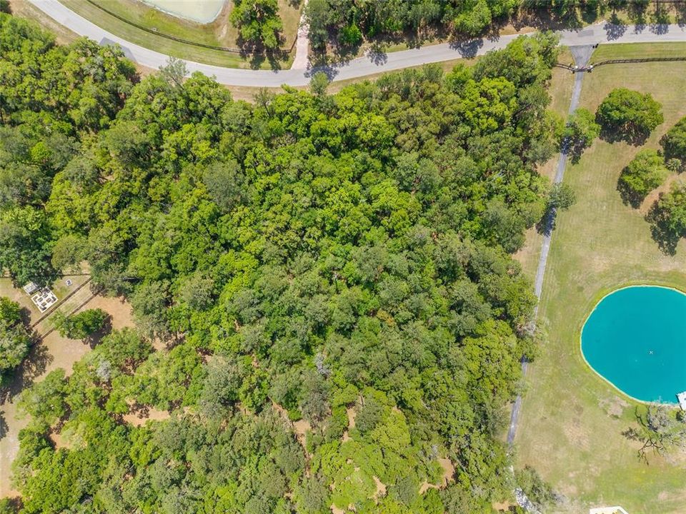 На продажу: $323,000 (4.12 acres)