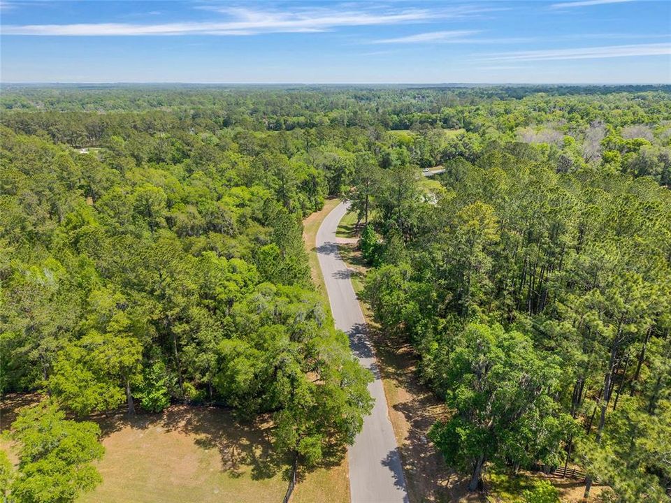 На продажу: $323,000 (4.12 acres)