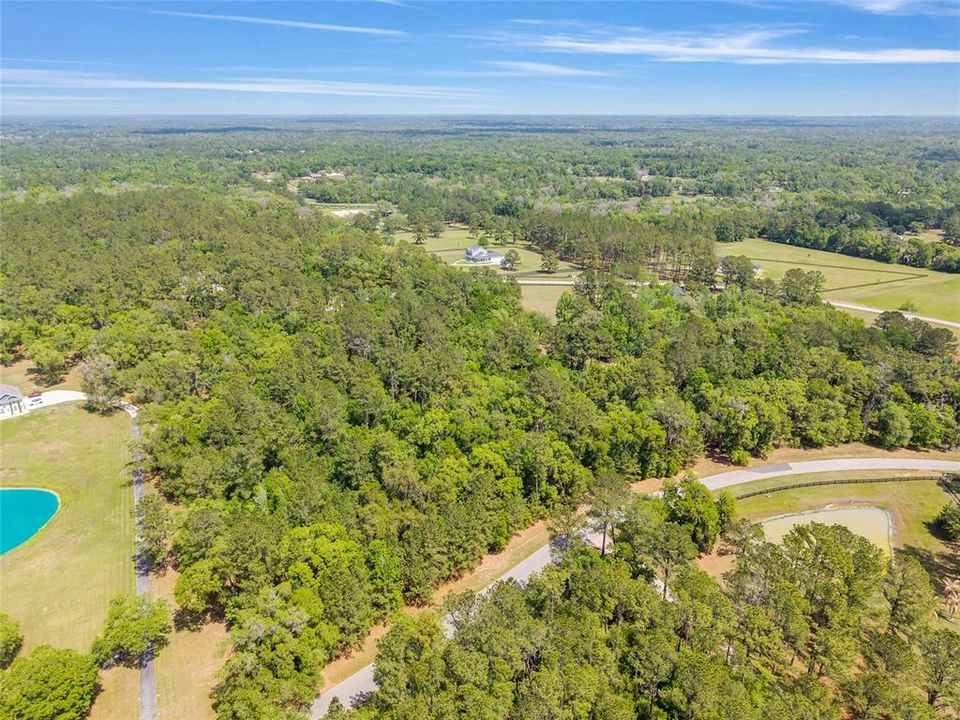 На продажу: $323,000 (4.12 acres)