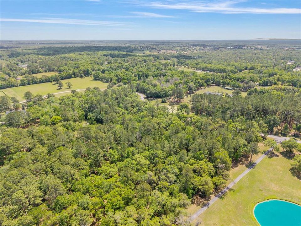 На продажу: $323,000 (4.12 acres)