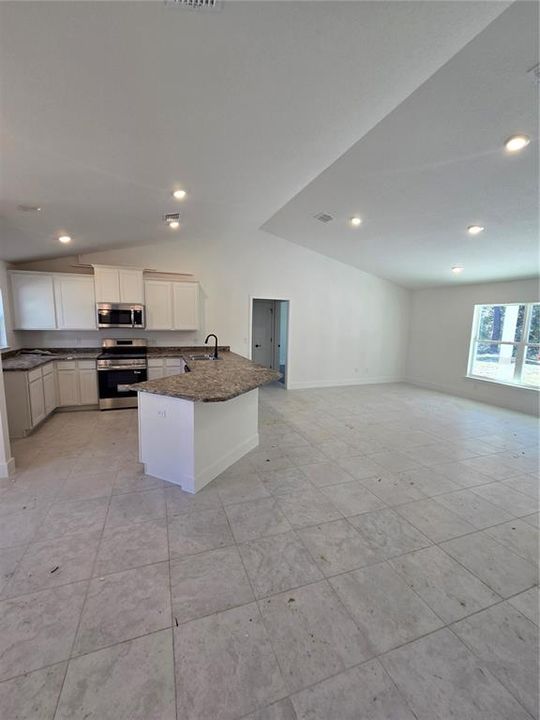 Activo con contrato: $260,050 (3 camas, 2 baños, 1540 Pies cuadrados)