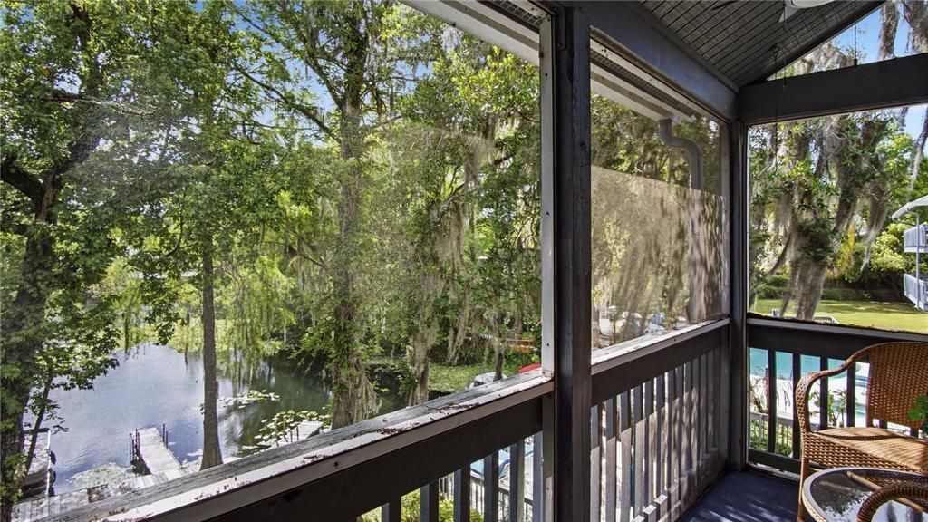 For Sale: $259,900 (2 beds, 1 baths, 730 Square Feet)