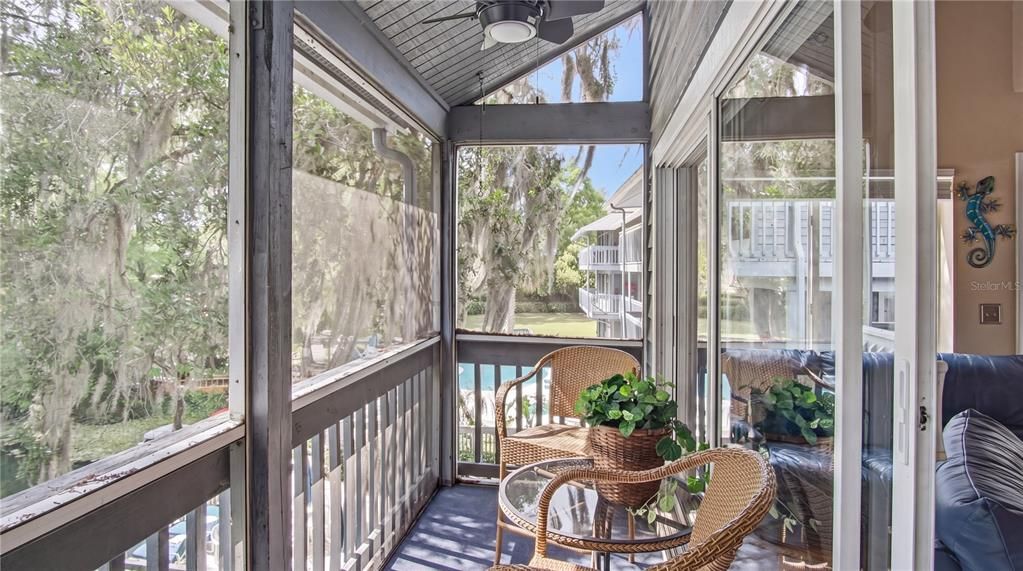 For Sale: $259,900 (2 beds, 1 baths, 730 Square Feet)