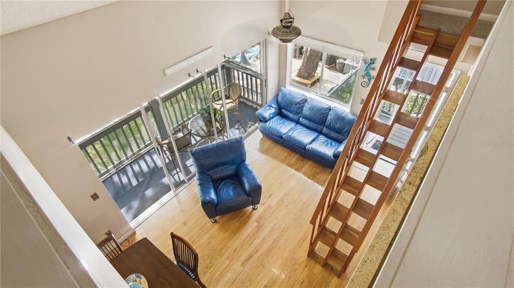For Sale: $259,900 (2 beds, 1 baths, 730 Square Feet)