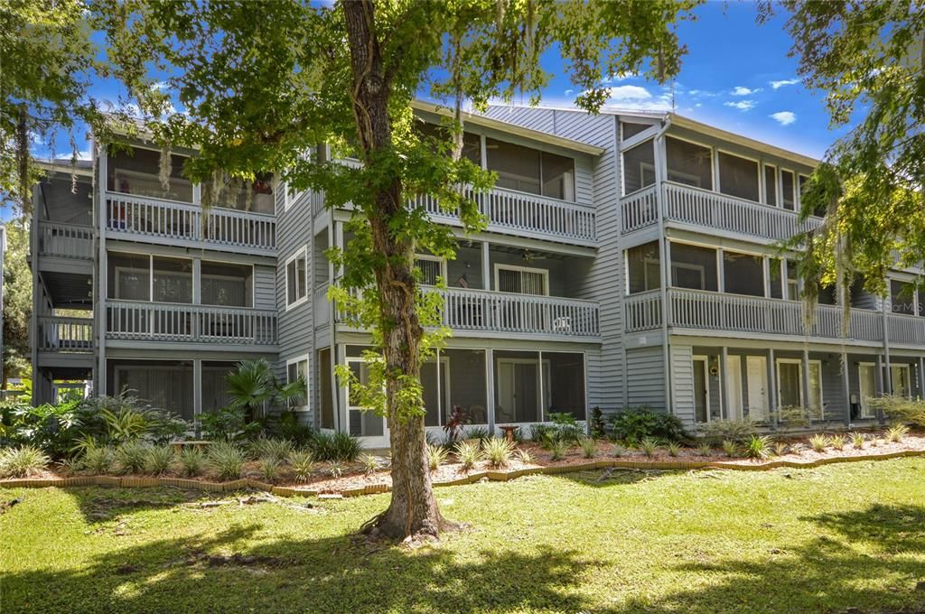 For Sale: $259,900 (2 beds, 1 baths, 730 Square Feet)