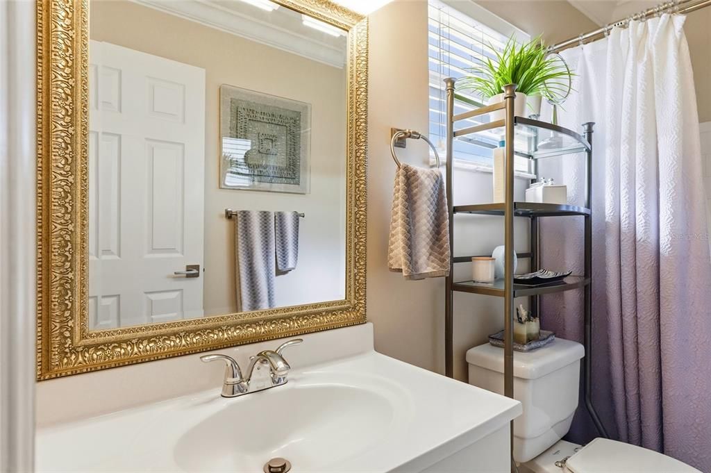 На продажу: $195,000 (2 спален, 2 ванн, 1040 Квадратных фут)