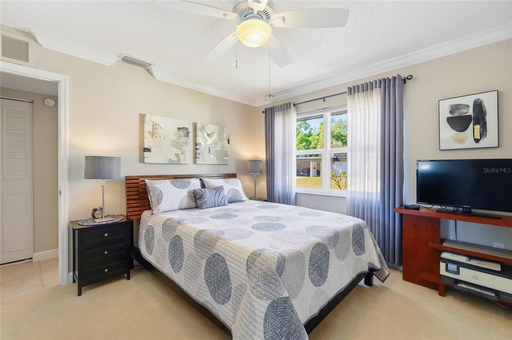 На продажу: $195,000 (2 спален, 2 ванн, 1040 Квадратных фут)